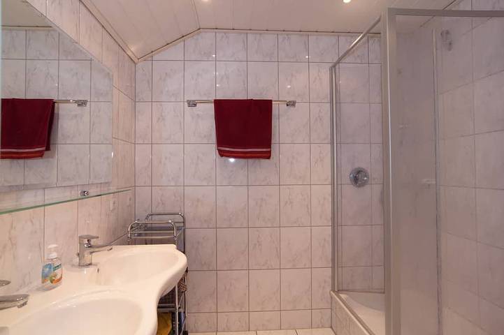 Entire apartment, Bright, spacious, completely renovated apartment for 4 people, close to the center in Borkum