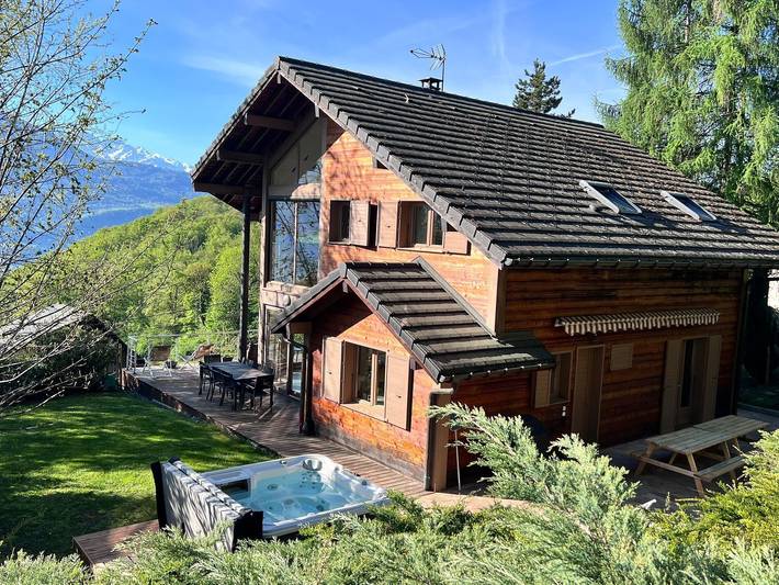 Chalet pour 10 personnes, avec jardin et jacuzzi - 1