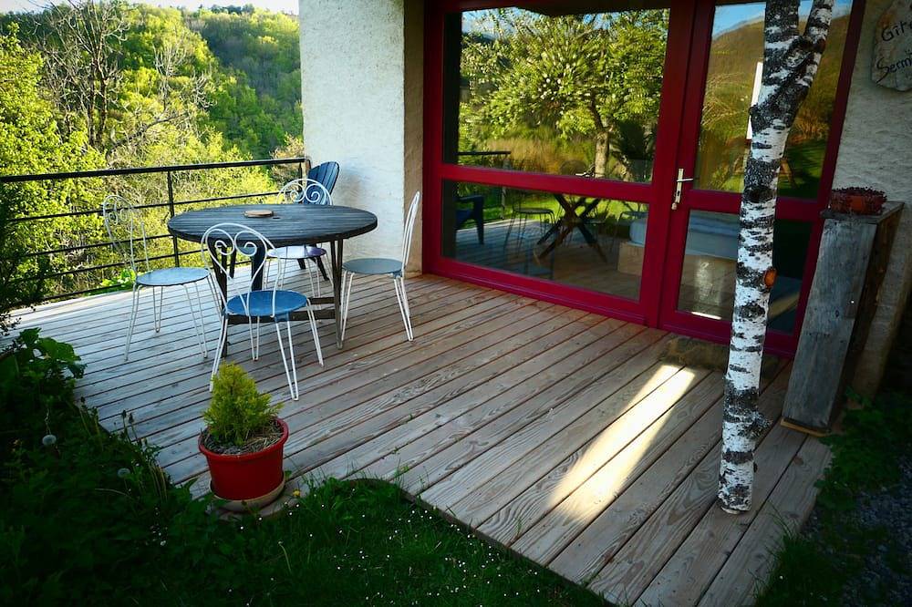 Appartement entier, Gîte Cocoon au Calme Dans les Montagnes du Cantal sur la Route du Puy Mary in Saint-Cirgues-de-Jordanne, Région d'Aurillac