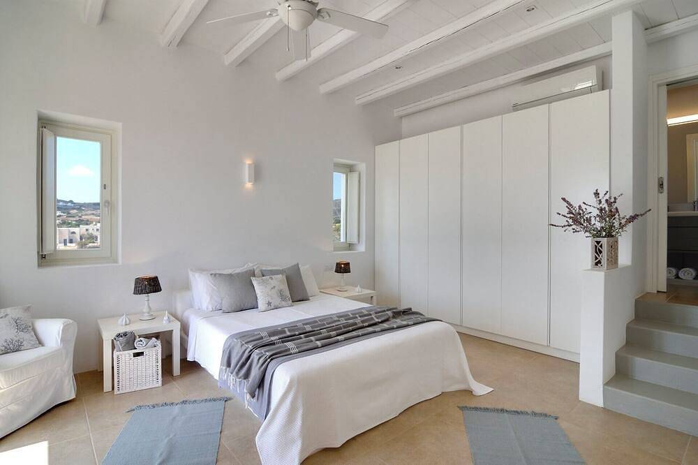 Yvoni - Nueve Habitaciones Villa, Capacidad 18 in Unidad Regional de Paros