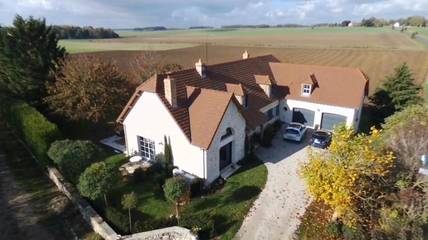 Maison d’hôte pour 6 personnes, avec jardin et vue dans Champguyon
