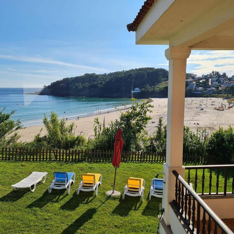 Chalet en Sanxenxo, en playa Canelas in Portonovo, Sanxenxo