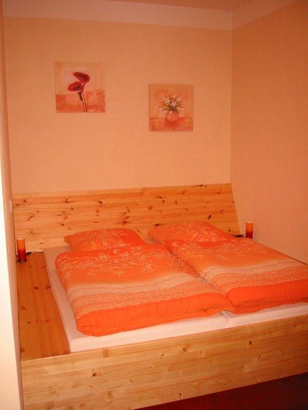 Ganze Ferienwohnung, Ruhige Ferienwohnung mit Blick auf Jena - Ferienwohnung mit 2 Räumen in Kernberge, Jena