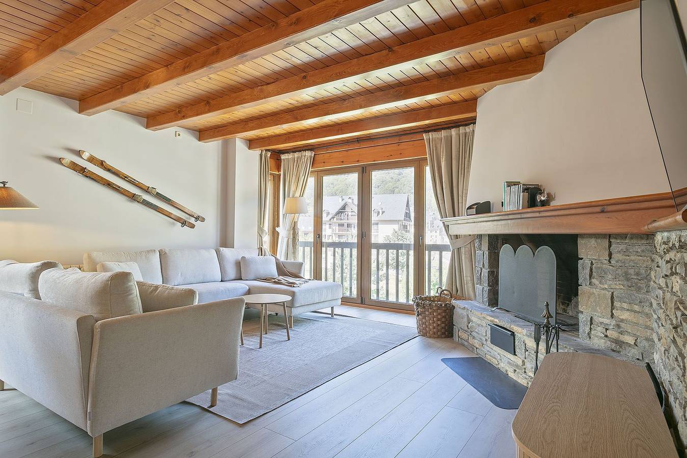 Appartement entier, Appartement de vacances pour 7 personnes avec balcon in Vielha, Vielha e Mijaran