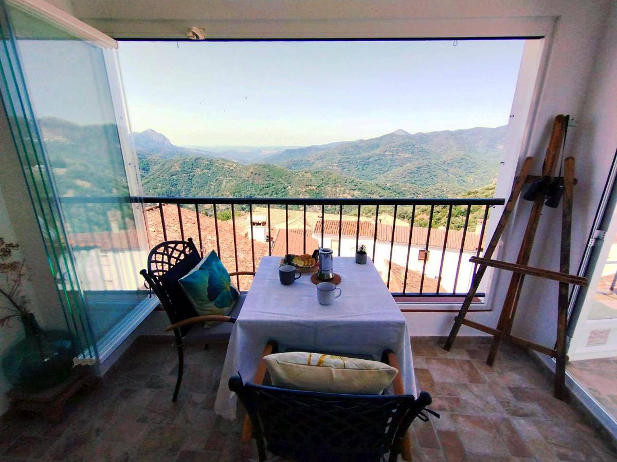 Two-Bedroom House in Genalguacil, Malaga Prowincja