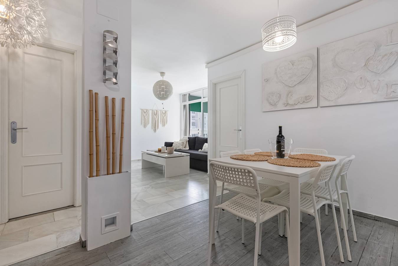 Geheel appartement, Appartement 'La Carihuela' met Gedeeld Zwembad, Wifi en Airconditioning in Montemar Torremolinos, Torremolinos