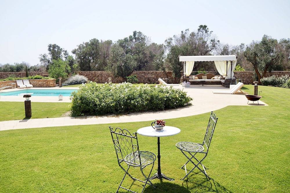 Luxuriöses Steinhaus mit privatem 12x5m Pool, wunderschönem Garten und Grillplatz in Galatone, Golf von Tarent