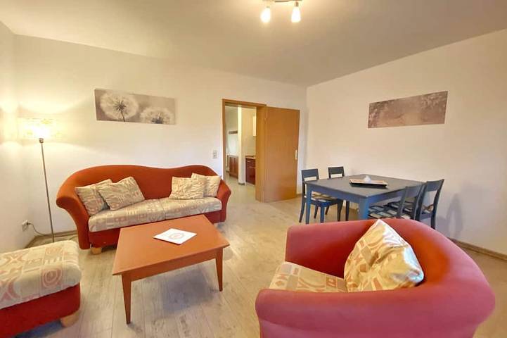 Ferienwohnung für 4 Personen, mit Terrasse und Garten sowie Sauna