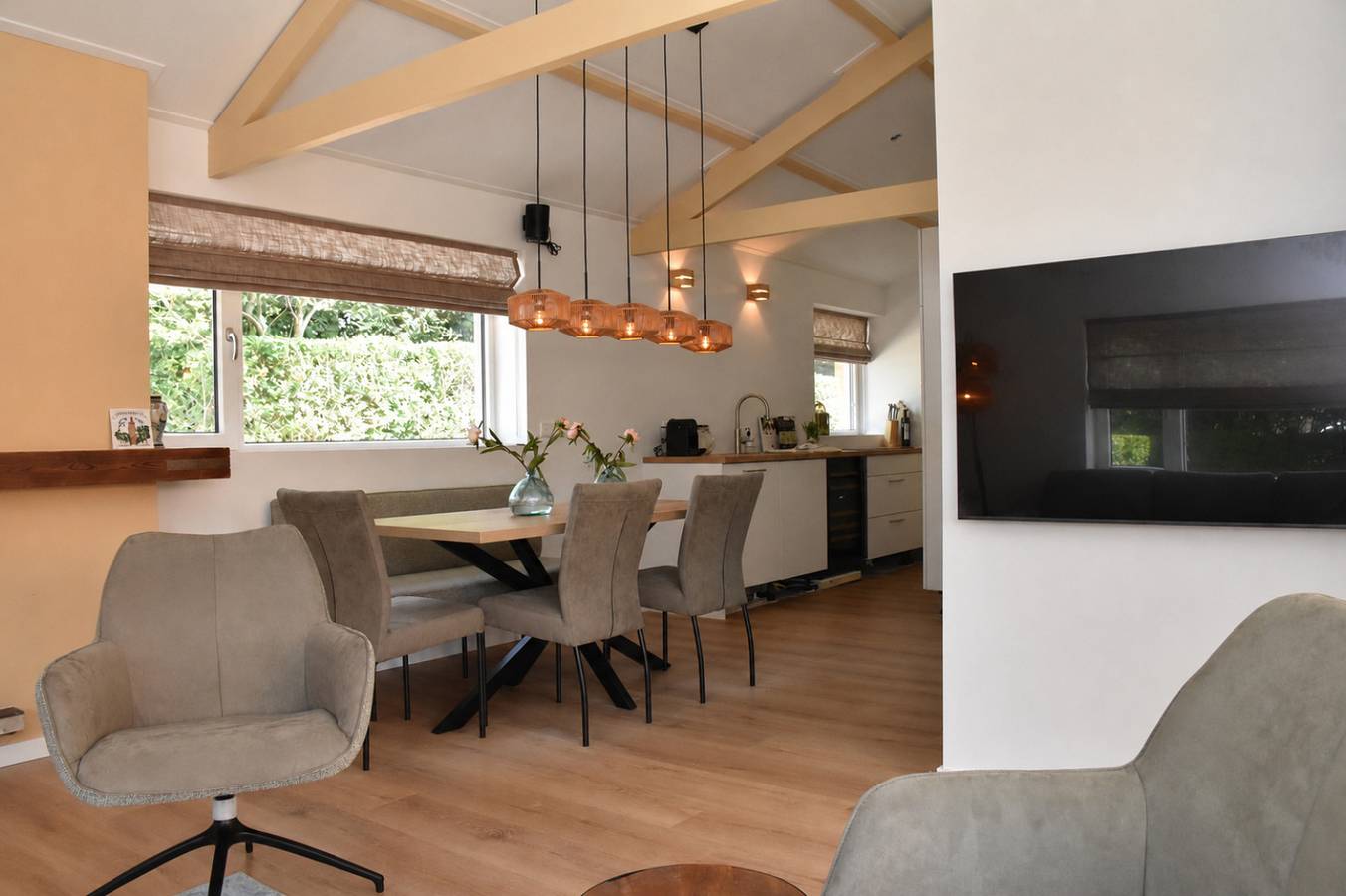 6-person holiday bungalow with beach hut, at the foot of the dunes in Westkapelle in Westkapelle, Walcheren