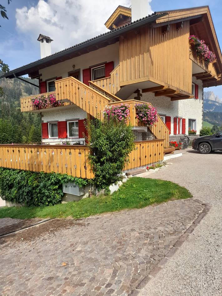 Appartamento per 7 persone, con balcone e giardino, con animali domestici a Moena
