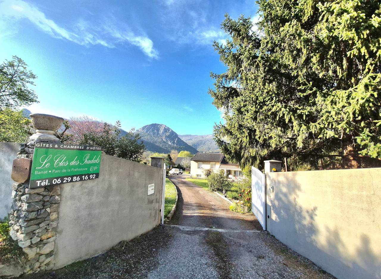 Gîte tranquilo y artístico en Tarascon-sur-Ariège in Banat, Tarascon-sur-Ariège