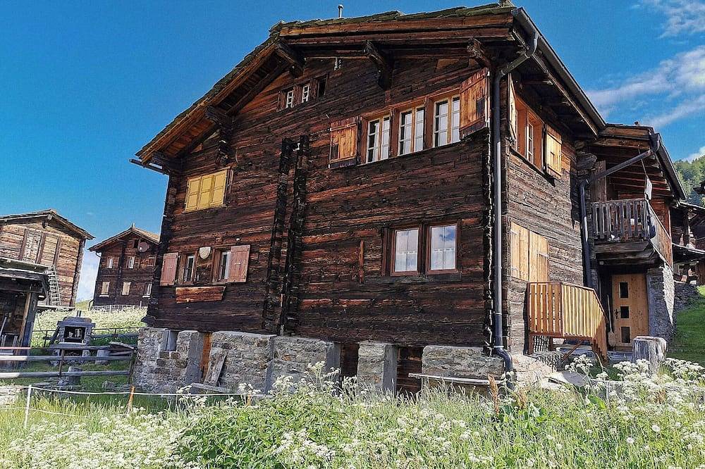 Ganze Wohnung, Heimelige Wohnung in einem authentischen Walliser Haus (Gspon/Wallis/Schweiz) in Staldenried, Walliser Alpen