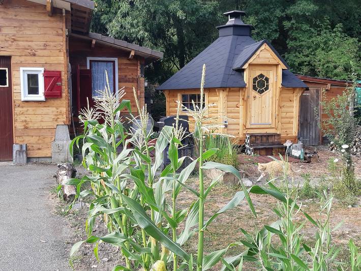 Gîte pour 4 personnes, avec vue sur le lac et jardin, adapté aux familles