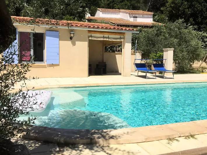 Location de vacances pour 6 personnes, avec Terrasse et Piscine à Villelaure