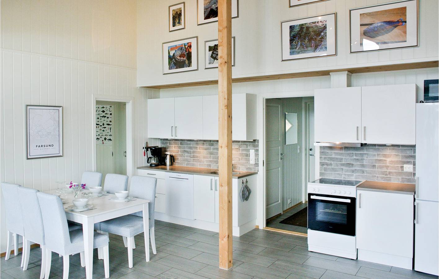 Holiday home for 8 people with garden in Farsund