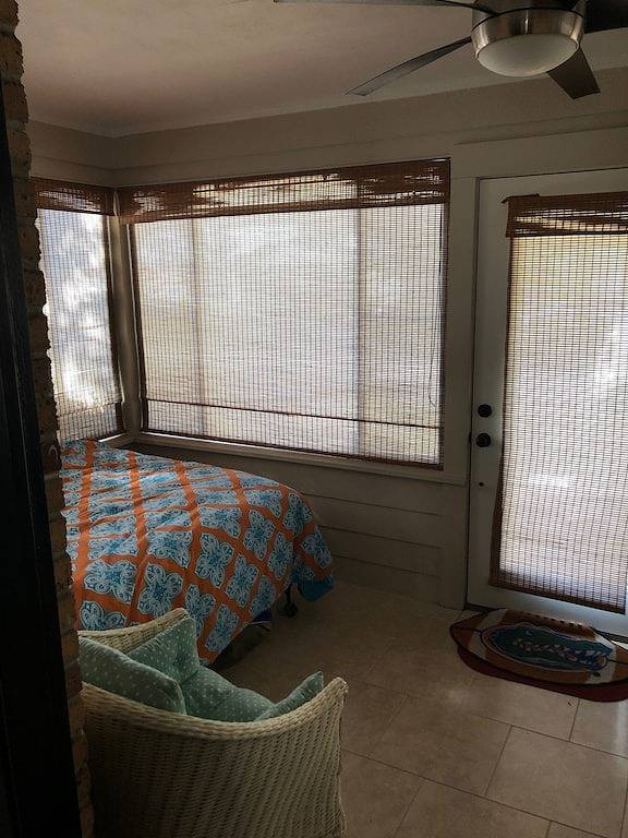 3/1 Bad hinter der Alumni Halle! Zu Fuß zum Stadion / Uf / O'Connell Center in Gainesville, Alachua County