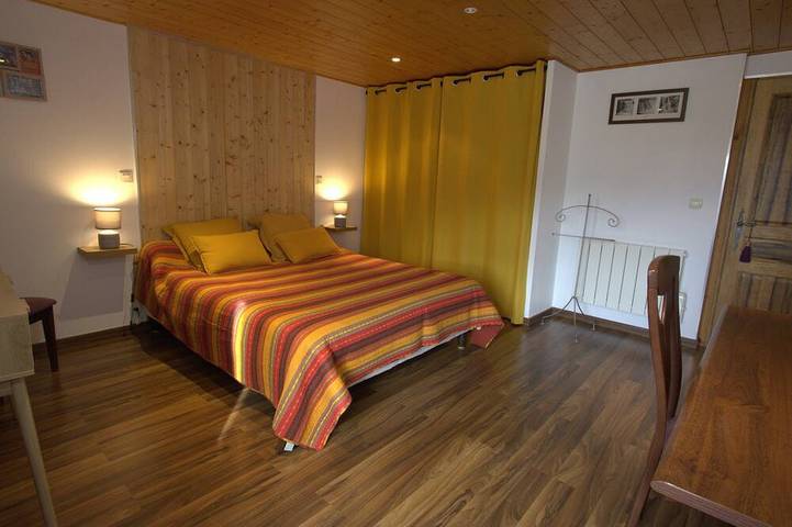 Between lake and mountains, a vacation resort in a 3000 m² wooded park in Ayn, Chambéry und Umgebung