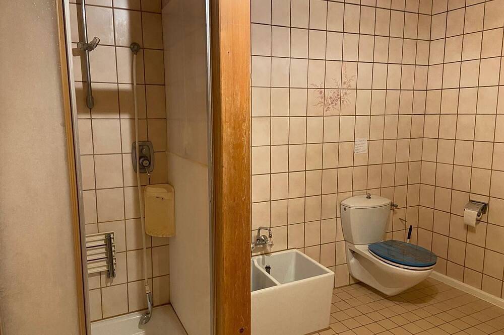 Ganze Wohnung, Gemütliche Ferienwohnung mit überdachter Terrasse und Fußbodenheizung in Schnaittach, Frankenalb