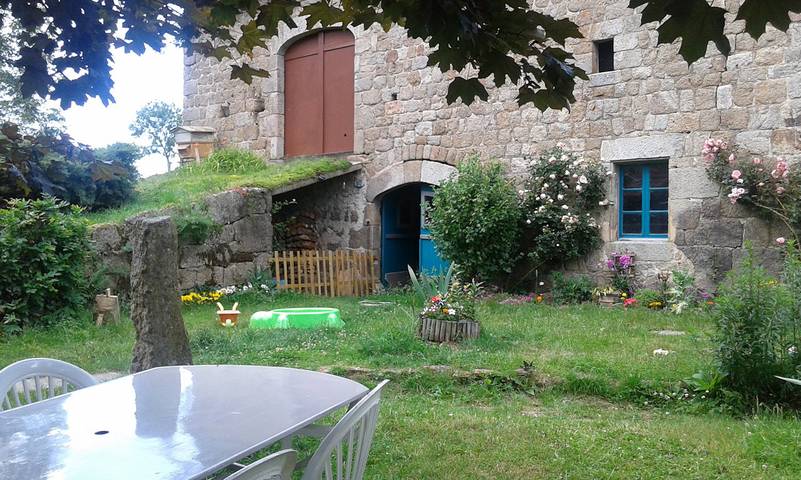 Gîte pour 4 personnes, avec terrasse, animaux acceptés en Haute-Loire - 3