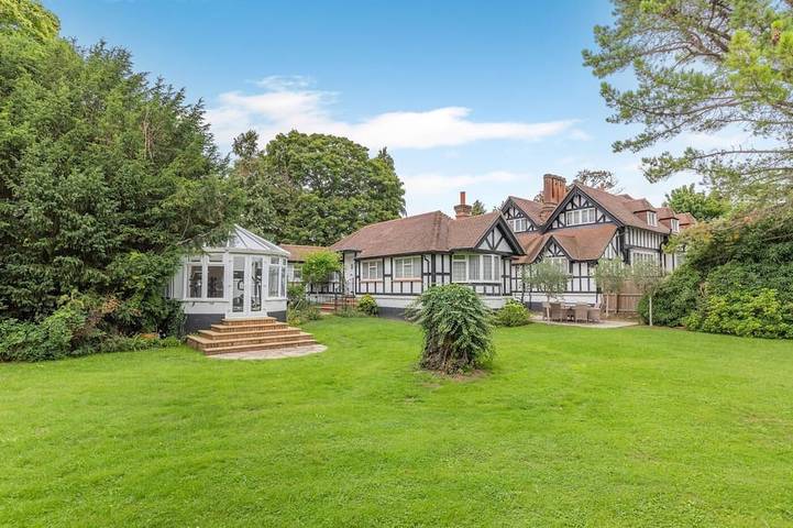 Gîte pour 6 personnes, avec jardin dans Bray