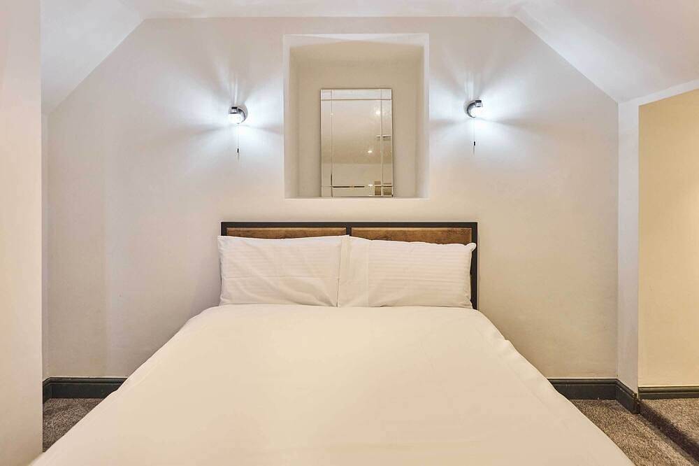 Entire apartment, Host & Stay | Emporium Basement Apartment in Nottingham, East Midlands