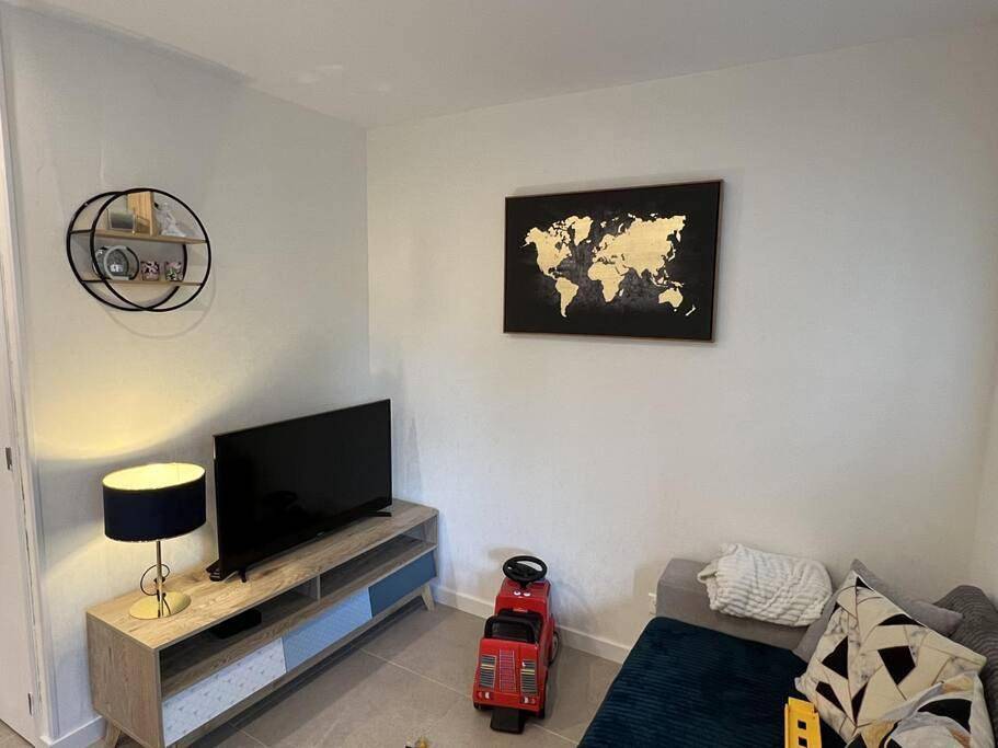 Appartement entier, Two-Bedroom Apartment in Sainte-Marie-sur-Ouche, Région de Dijon