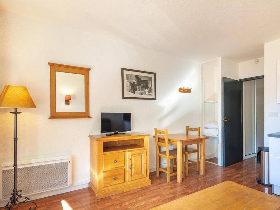 Résidence L'Edelweiss - Vacancéole - Studio 2 personnes in Mont-de-Lans, Les Deux Alpes