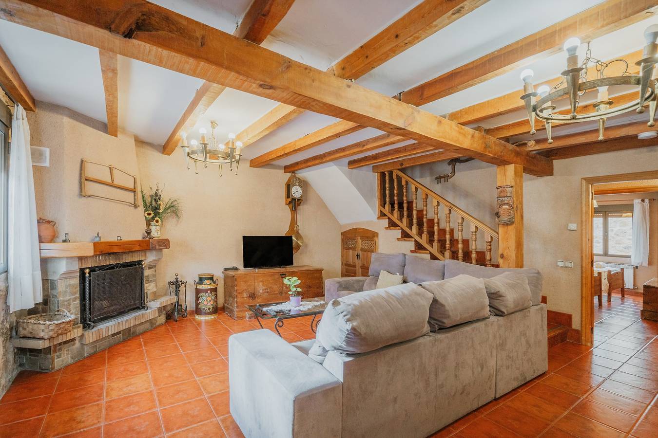 Casa Rural 'La Escondida' con Terraza Privada y Wi-Fi in Duruelo, Provincia de Segovia