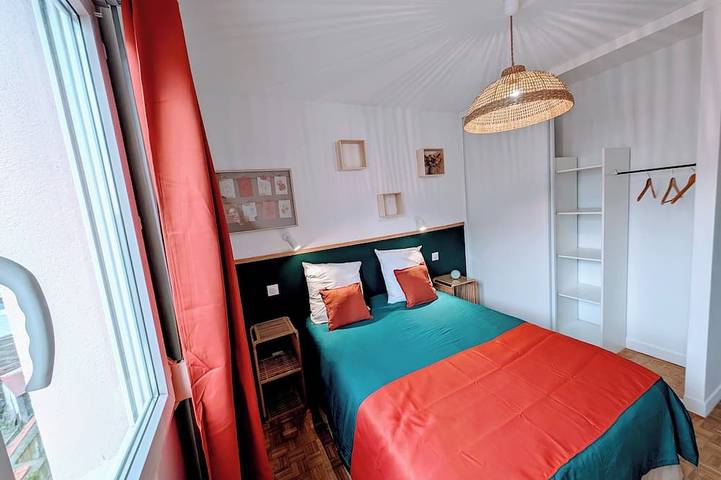 Appartement entier, L'appart le 19 , 2 chambres, proche centre, vue cathédrale in Clermont-Ferrand, Parc naturel régional des Volcans d'Auvergne
