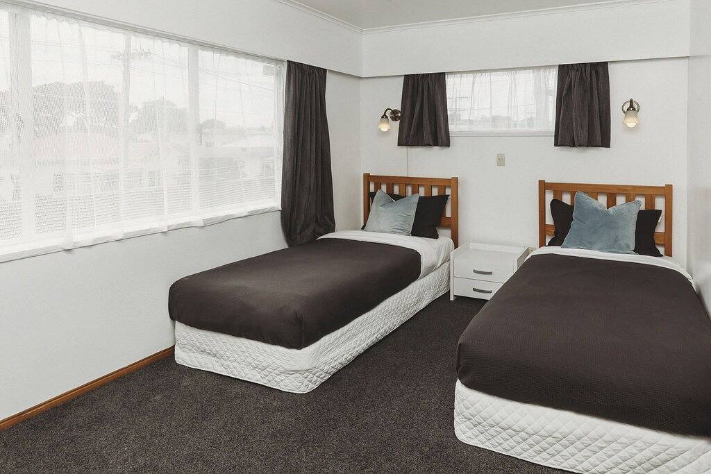 Blue Haven on Waterfront with Sea Views in New Plymouth, Taranaki