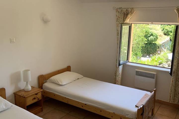 Location de vacances pour 7 personnes, avec terrasse et jardin à Claviers - 3