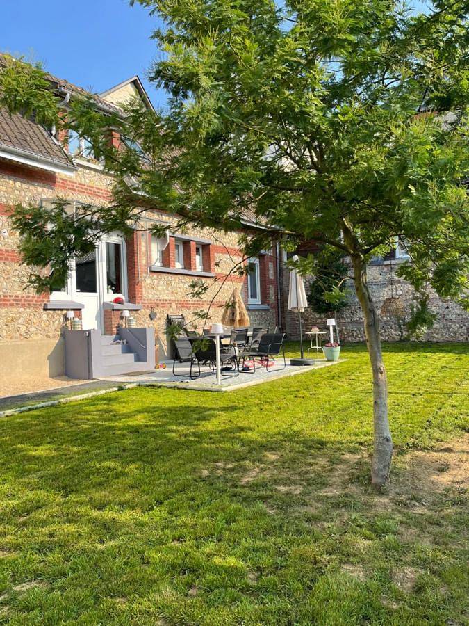 Location de vacances pour 6 personnes, avec jardin et terrasse à Octeville-sur-Mer