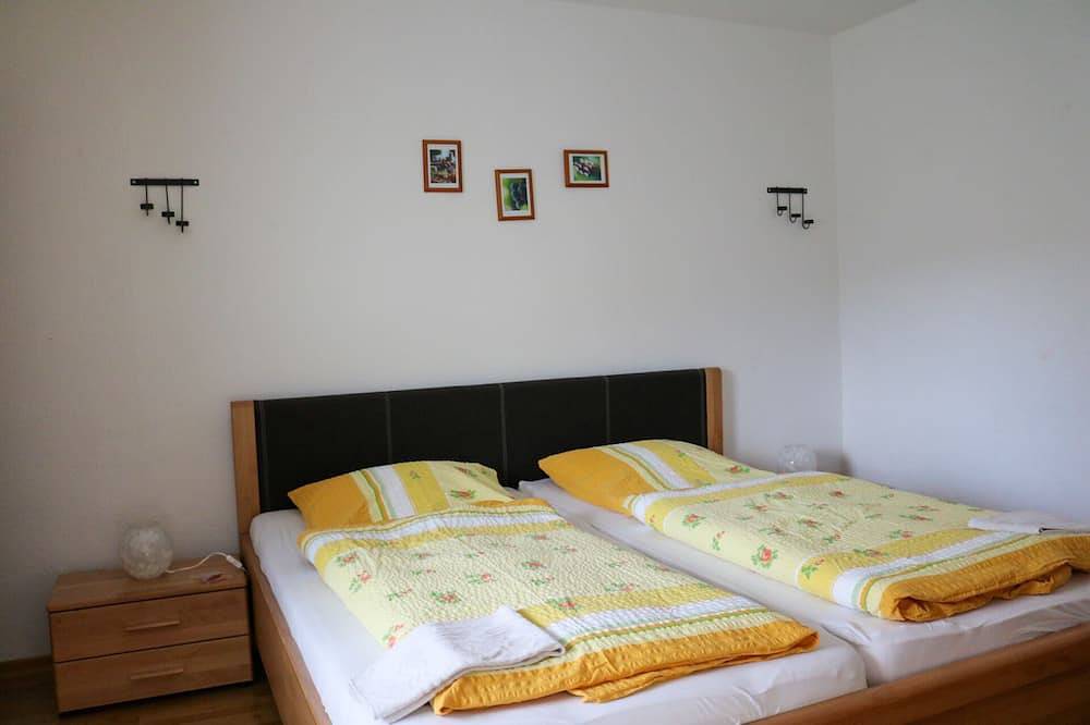 Ganze Wohnung, Große Ferienwohnung mit zwei Terrassen, Blick auf die Mosel in Enkirch, Bernkastel-Kues & Umgebung