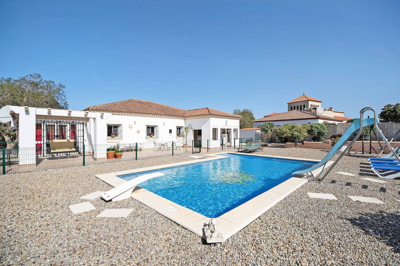 Country House 'Sol' with Mountain Views, Wi-Fi and Air Conditioning in Los Franceses-La Vega, Chiclana de la Frontera