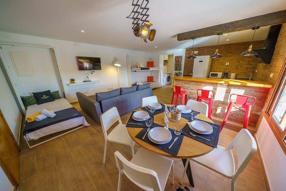Villa Refugio Lux, Private Pool & Aircon in Maçanet de la Selva, Costa Brava