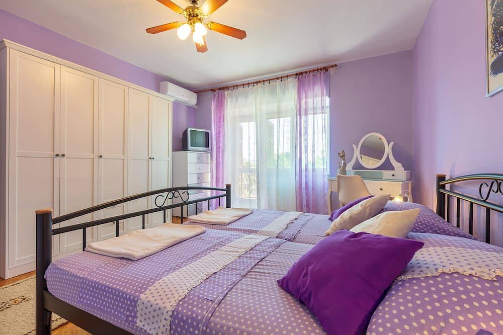 Holiday house with large terrace near sea in Podstrana, Split-Dalmatien