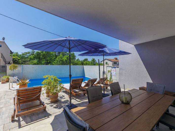 Ferienhaus für 6 Personen, mit Balkon und Whirlpool sowie Terrasse und Garten in Kosinozici - 2
