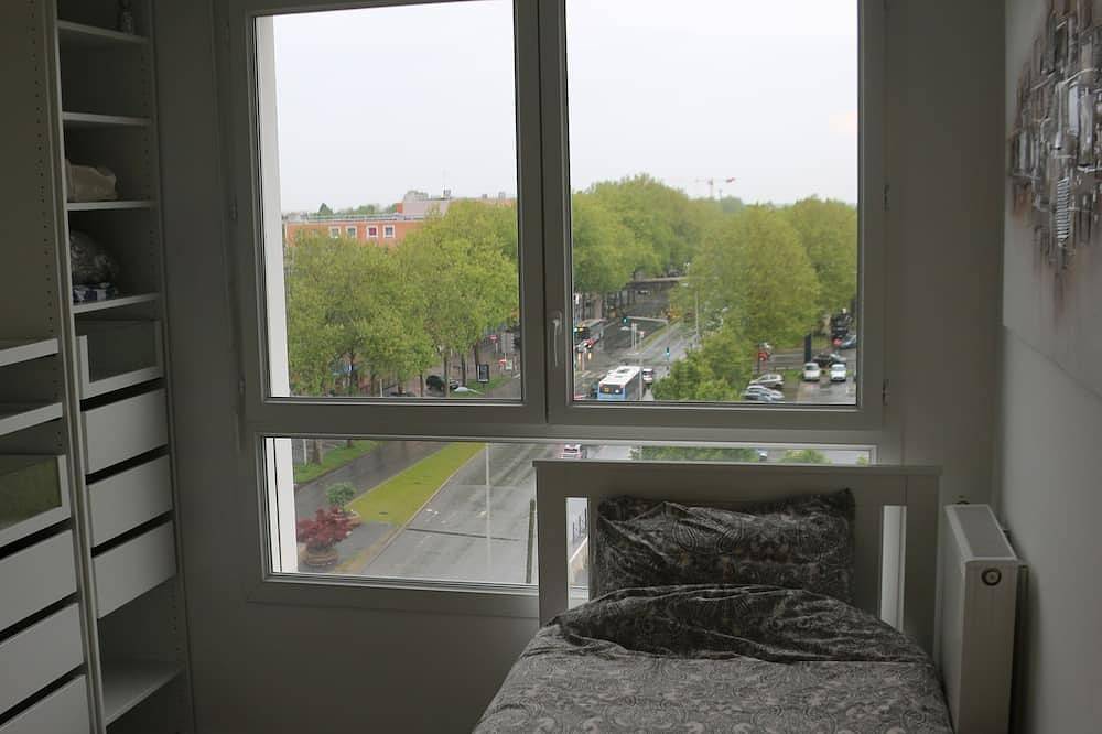 Entire apartment, 3 Bedroom Apartment in Ã‰vry-Courcouronnes in Évry-Courcouronnes, Essonne
