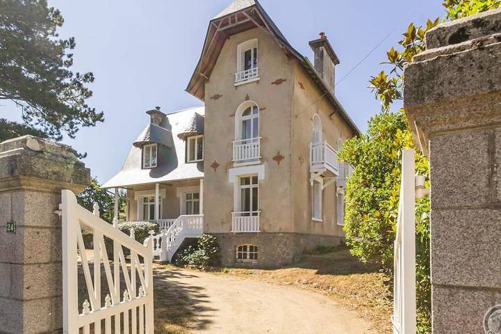 Gîte pour 15 personnes, avec Balcon et Jardin