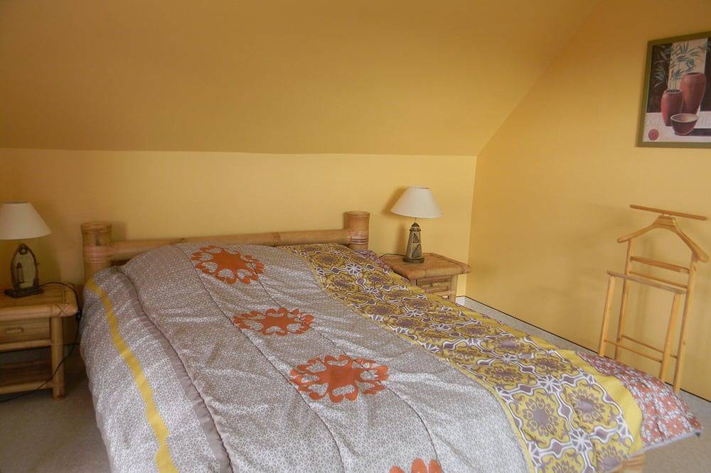 In a dead end quiet house 8 people 600 m from the sea in Saint-Gildas-de-Rhuys, Côte des Mégalithes