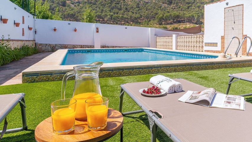 Casa de vacaciones para 12 personas, con piscina y balcón/terraza en Cuevas de San Marcos