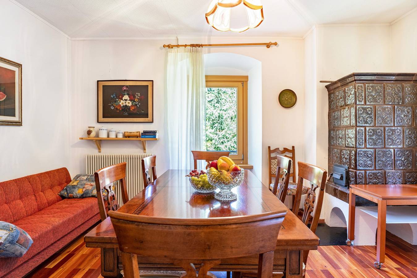 Entire apartment, Apartment 'Casa Ai Laresi 1' with Mountain View, Private Garden and Wi-Fi in Peio, Stilfser Joch National Park