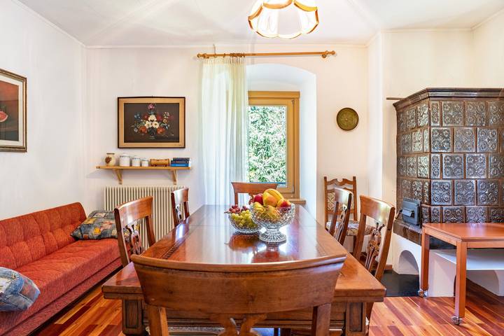 Appartamento intero, Appartamento 'Casa Ai Laresi 1' con vista sulle montagne, giardino privato e Wi-Fi in Calledizzo, Peio