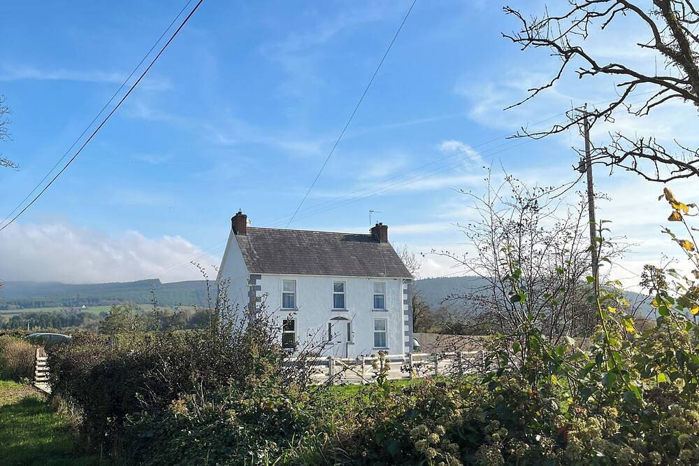 Spacious Private Country House - king beds - extensive parking in Grafschaft Tyrone