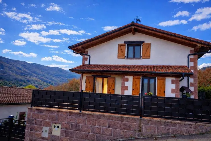 Ferienhaus für 8 Personen, mit Pool und Garten sowie Ausblick - 1