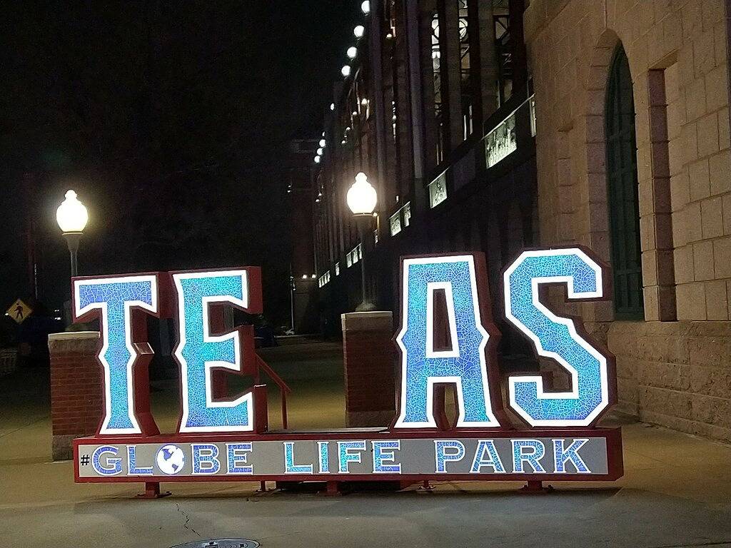 Charming One-Bedroom Townhome near At&T Stadium in Arlington, Tarrant County