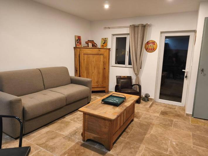 Location de vacances pour 4 personnes, avec vue ainsi que piscine et jardin à Saint-Brès - 2