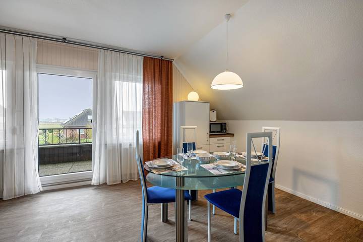 Ganze Wohnung, Ferienwohnung 'Abendsonne' mit Gemeinschaftsgarten, Balkon und Wi-Fi in Stinteck, Westerdeichstrich