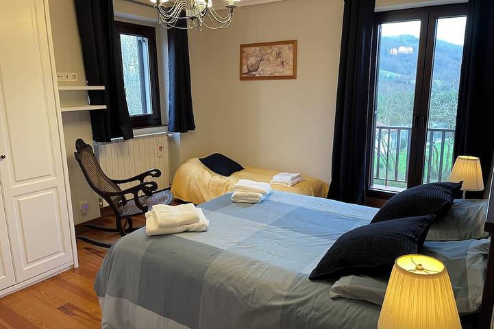 Casa rural para 12 personas - 1