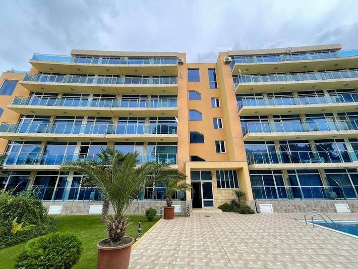 Ferielejlighed for 2 personer, med have og udsigt samt pool i Sunny Beach